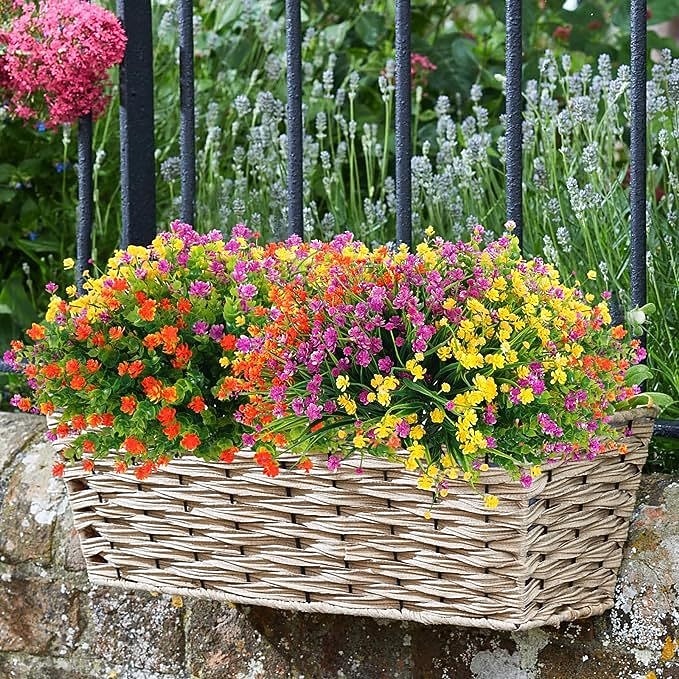 12 maços de flores artificiais para áreas externas, eucalipto artificial, violeta e margarida, plantas artificiais resistentes a raios UV para jardim, decoração de casa, acessórios para fotografia, de 2025 por $17.49 –P4