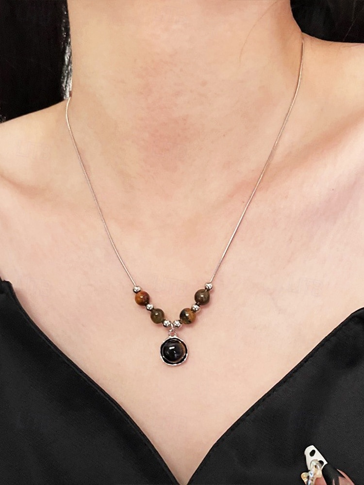 Ensemble de colliers et pendentifs en pierre œil de tigre double couche de style bohème pour femmes, matériau en pierre naturelle, adapté aux tenues décontractées, quotidiennes et de fête de 2025 ? $9.99 –P2