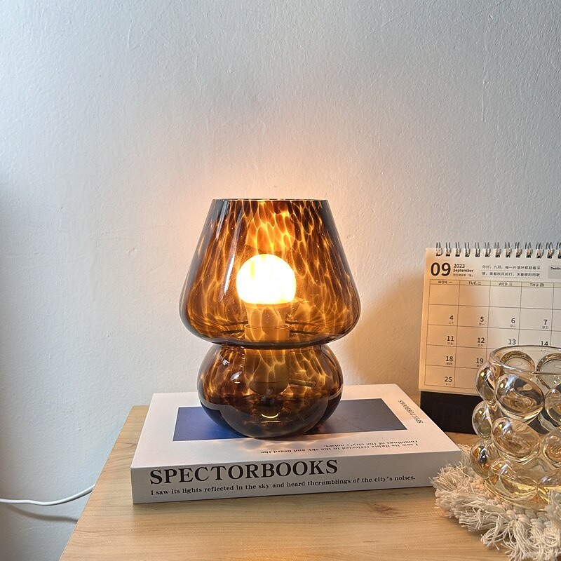 Pilzlampe Vintage Tischlampe Glas Nachttischlampe mit Kabel dimmbare Tischlampe mit 3 Farbglühbirne Retro Schreibtischlampe Pilz Nachtlicht LED Minilampe für Büro Bars Wohnzimmer Schlafzimmer 2025 - $82.99 –P10