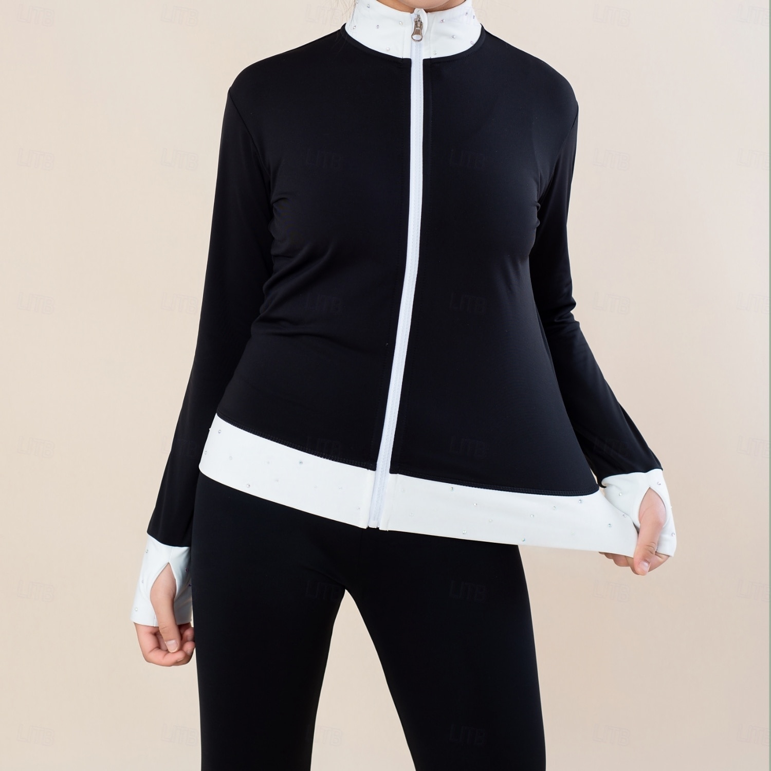 מעיל פליז להחלקה אמנותית מכנסי החלקה אמנותית לנשים מעיל החלקה על הקרח לבנות גרביונים חולצה שחורה אדומה טלאים חור לאגודל ספנדקס גמיש אימון אימון 2026 - $161.99 –P4