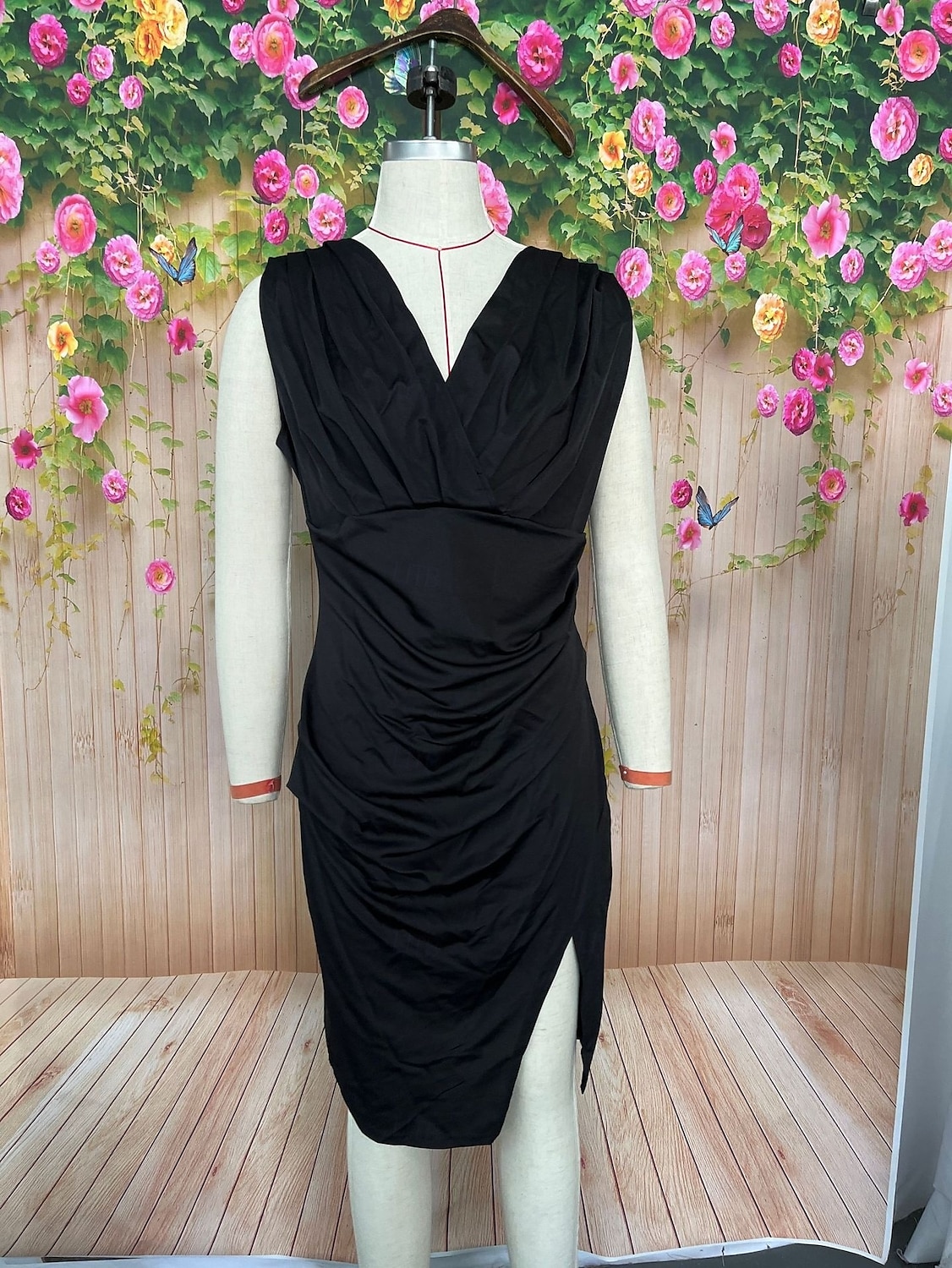 Femmes Mini Robe Robe moulante Anniversaire Coupe régulière Couleur Unie Sans manches Col en V Noir Rouge Bleu Violet Été de 2025 ? $24.99 –P1