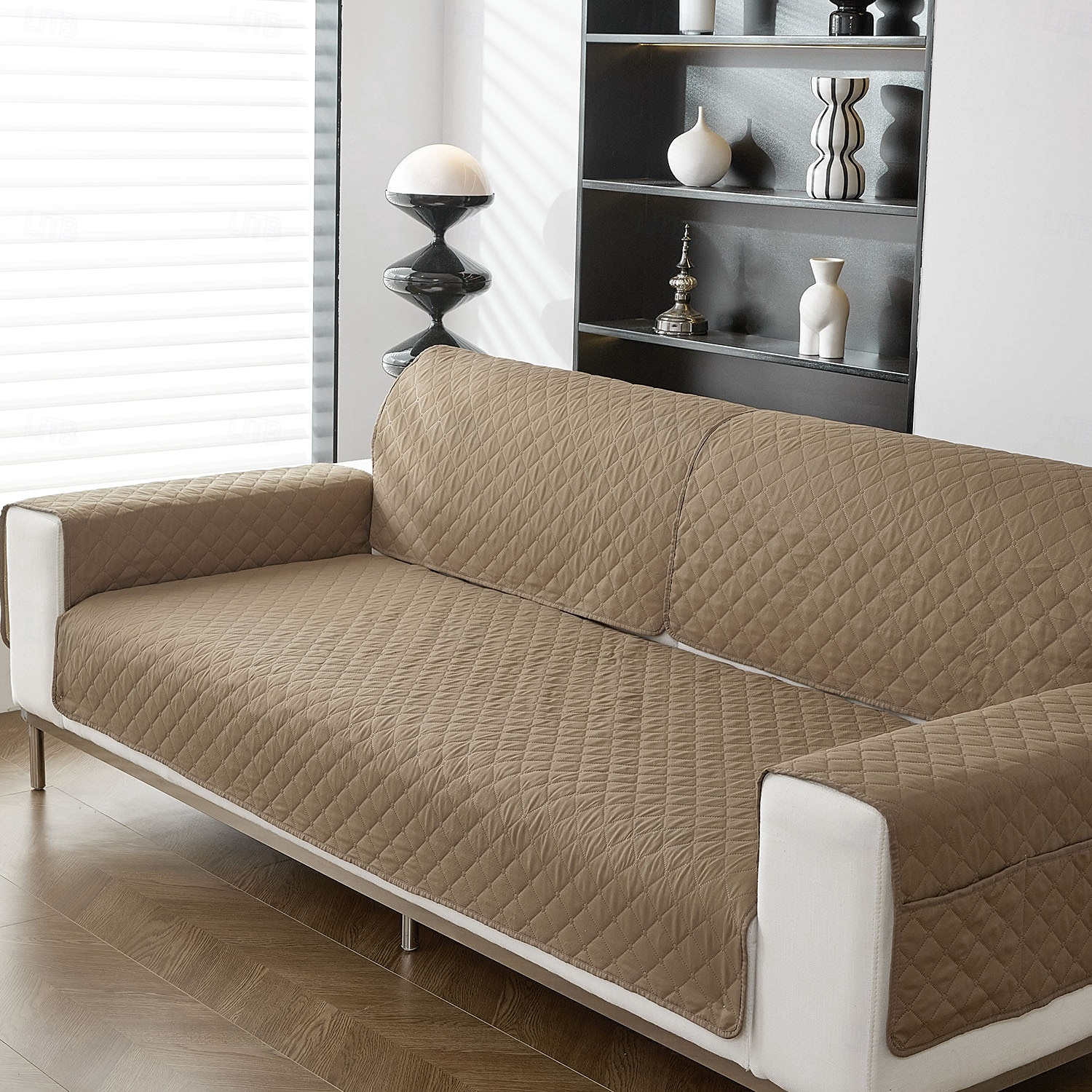 Housse de canapé antidérapante 1 pièce - tissu polyester matelassé classique, pour canapés 1 à 4 places, parfaite pour le salon, le bureau, la chambre ou l'extérieur (accoudoirs &dossier non inclus), de 2025 ? $10.49 –P8