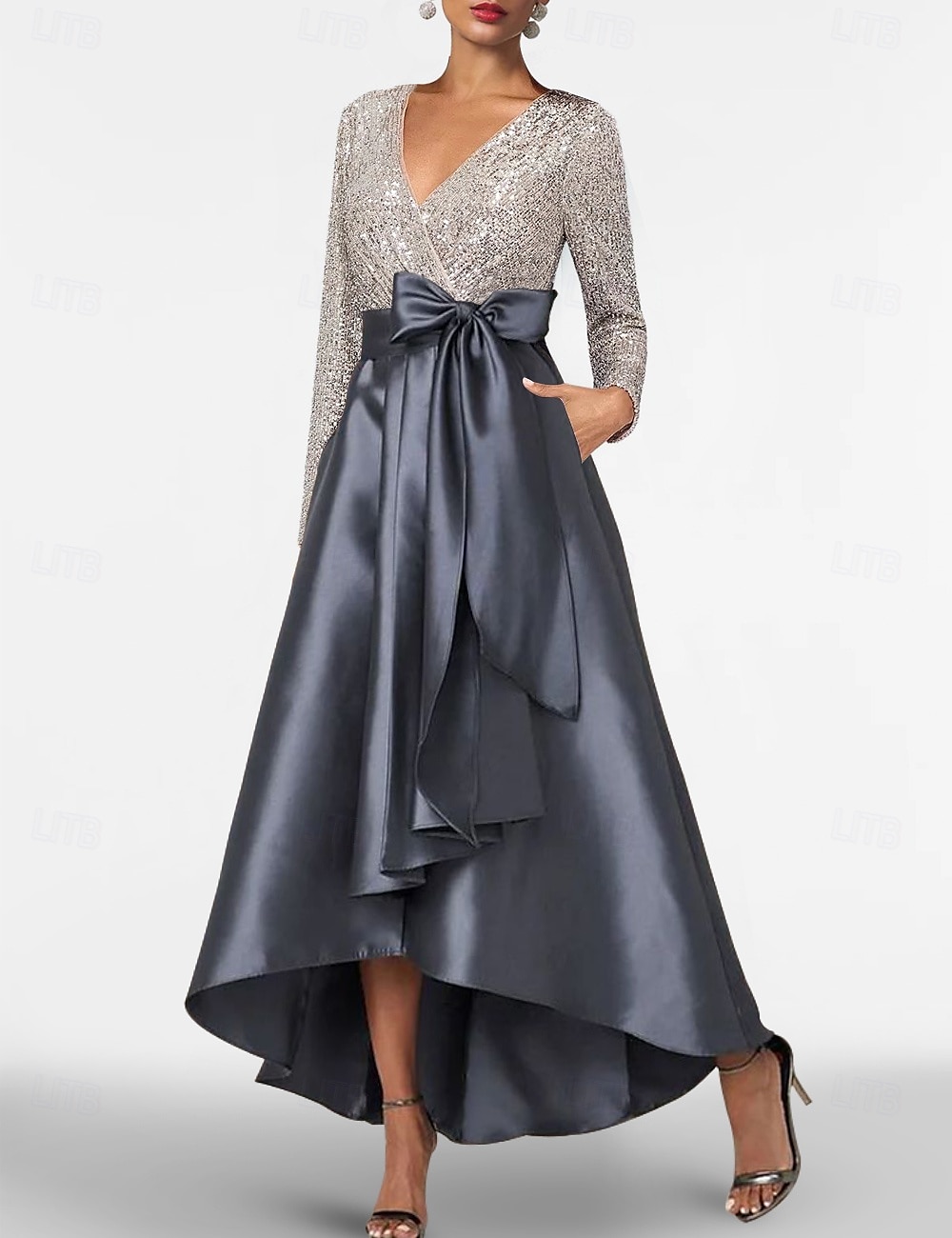 Abiti cocktail A-Line Abito elegante Matrimonio Formale Maniche lunghe asimmetriche Scollo a V Pochette Satina con fiocco(i) del 2025 a $135.99 –P1