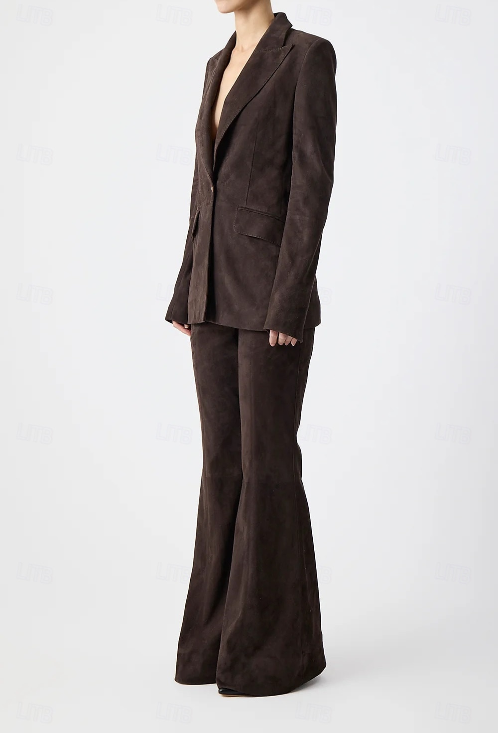 Combinaison deux pièces / tailleur-pantalon en faux daim pour mère de la mariée, ensemble blazer élégant, vintage, simple, col en V, revers en pointe, détails de couture, longueur au sol, extensible, de 2025 ? $189.99 –P3