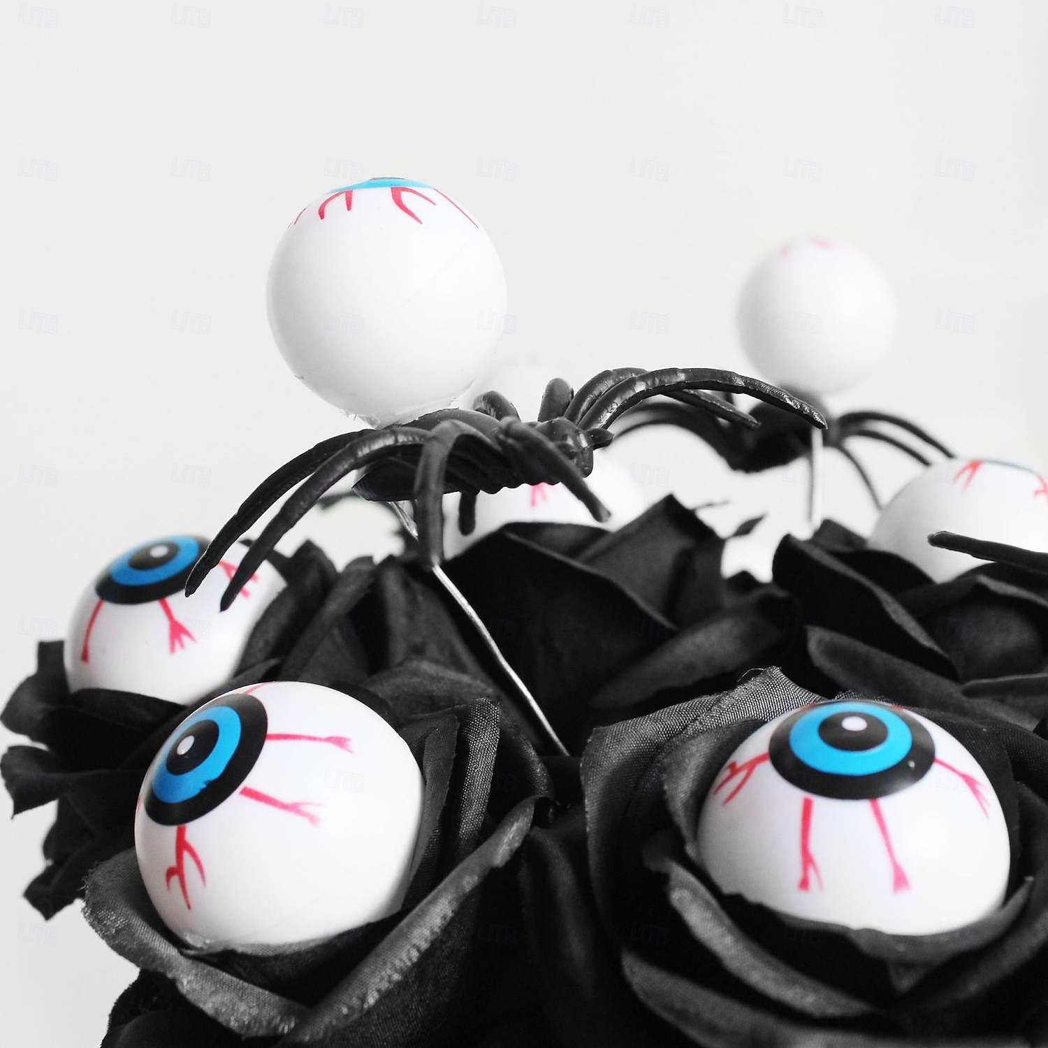 10 mazzi di rose artificiali a forma di bulbo oculare per Halloween, steli di rose nere con bulbi oculari, steli floreali multicolori per Halloween per decorazioni da tavola per feste spettrali. del 2025 a $22.99 –P10
