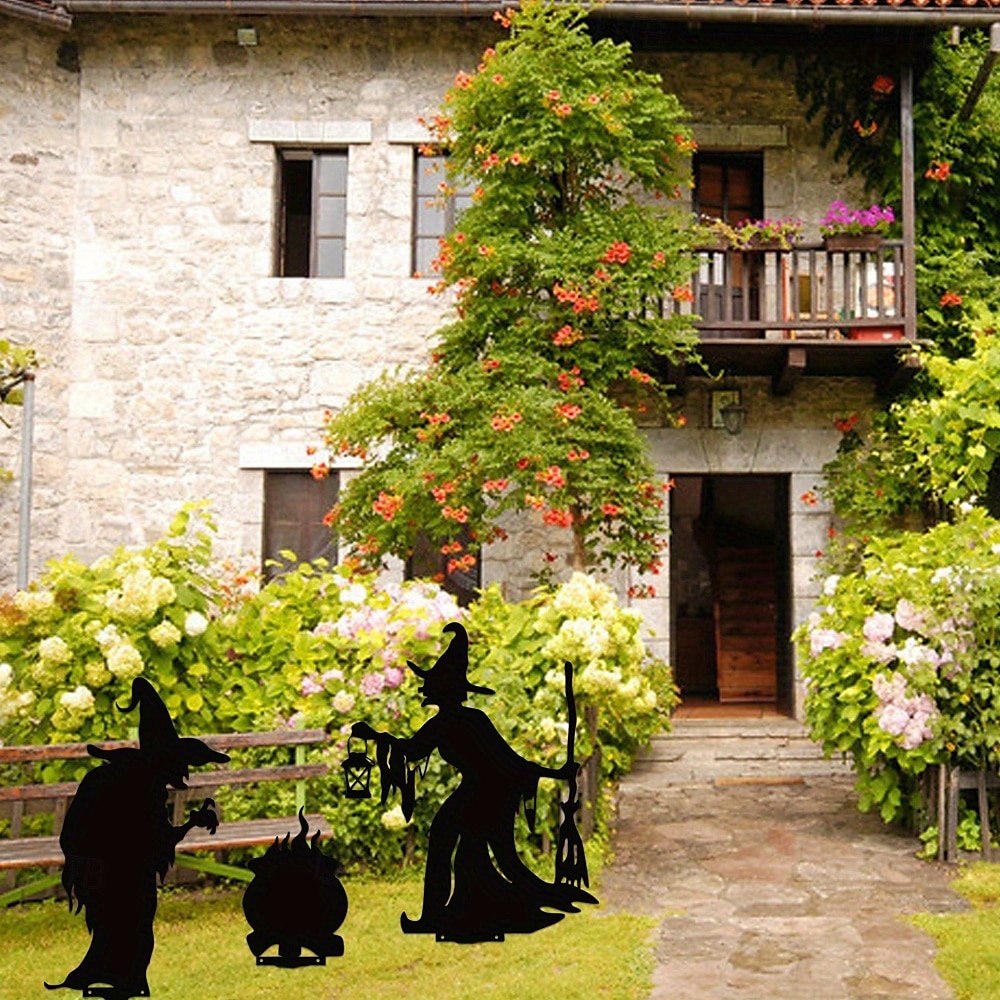 Decorazioni da giardino in metallo con streghe di Halloween festive, 3 streghe spettrali per decorazioni da esterno - picchetti da giardinaggio senza batteria, decorazioni da giardino in metallo del 2025 a $71.99 –P12