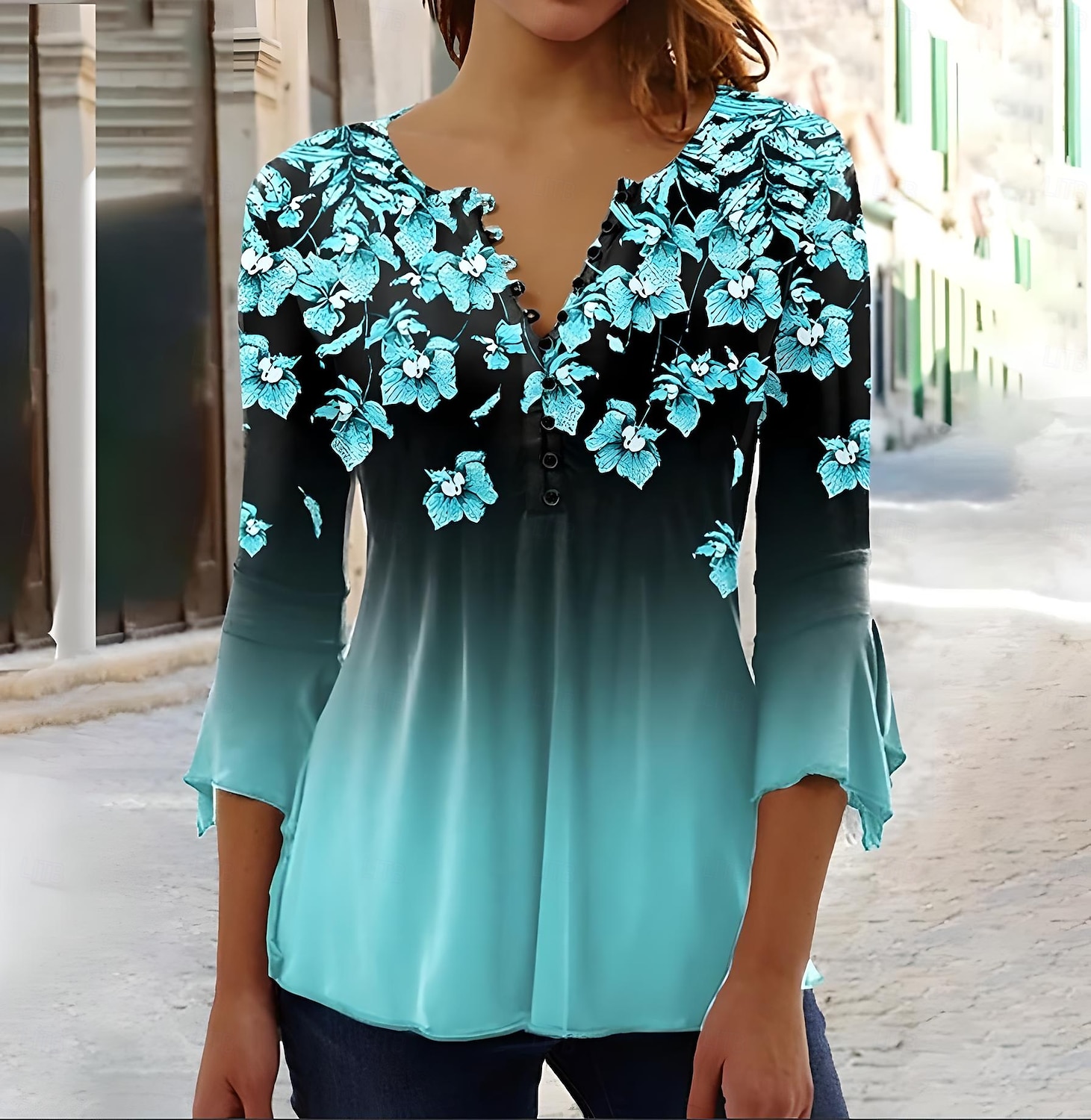 Ostern Damenbluse V-Ausschnitt Ombre Floral Grafik Elegant 3/4 Länge Ärmel Reguläre Oberteile Tägliche Ausgehen Knöpfe Weiß und Pink Blau Lila Sommer Frühling Herbst 2025 - $24.99 –P1