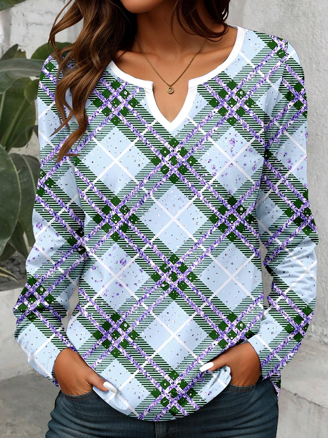 Femmes T-shirt Graphique Géométrique Plaid ancien Élégant Classique manche longue Col en V Encolure en V Hauts Réguliers Quotidien Week-end Impression 3D Imprimé Vert Claire Rose Claire Bleu clair de 2025 ? $24.99 –P2
