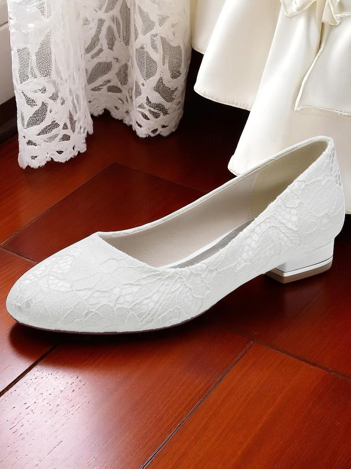 décolleté con tacco basso e largo in pizzo per la madre della sposa, comode scarpe eleganti chiuse per il giorno delle nozze, il ricevimento e gli eventi formali del 2026 a $54.99 –P3