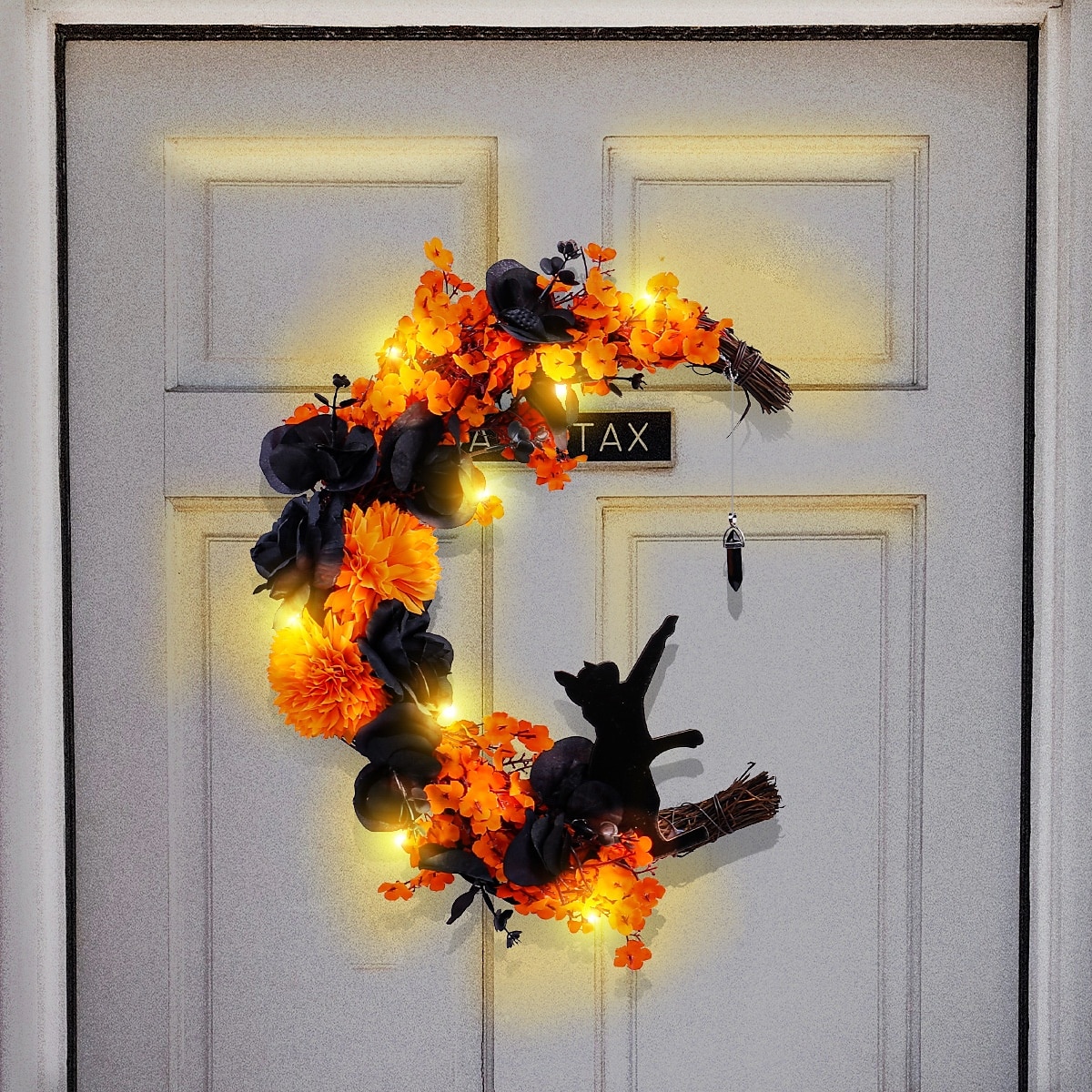guirlanda de lua curva de halloween com gato preto, cabide de porta de lua crescente laranja e preta, guirlanda de porta da frente para decoração de varanda de quintal ao ar livre de halloween de 2025 por $27.99 –P5
