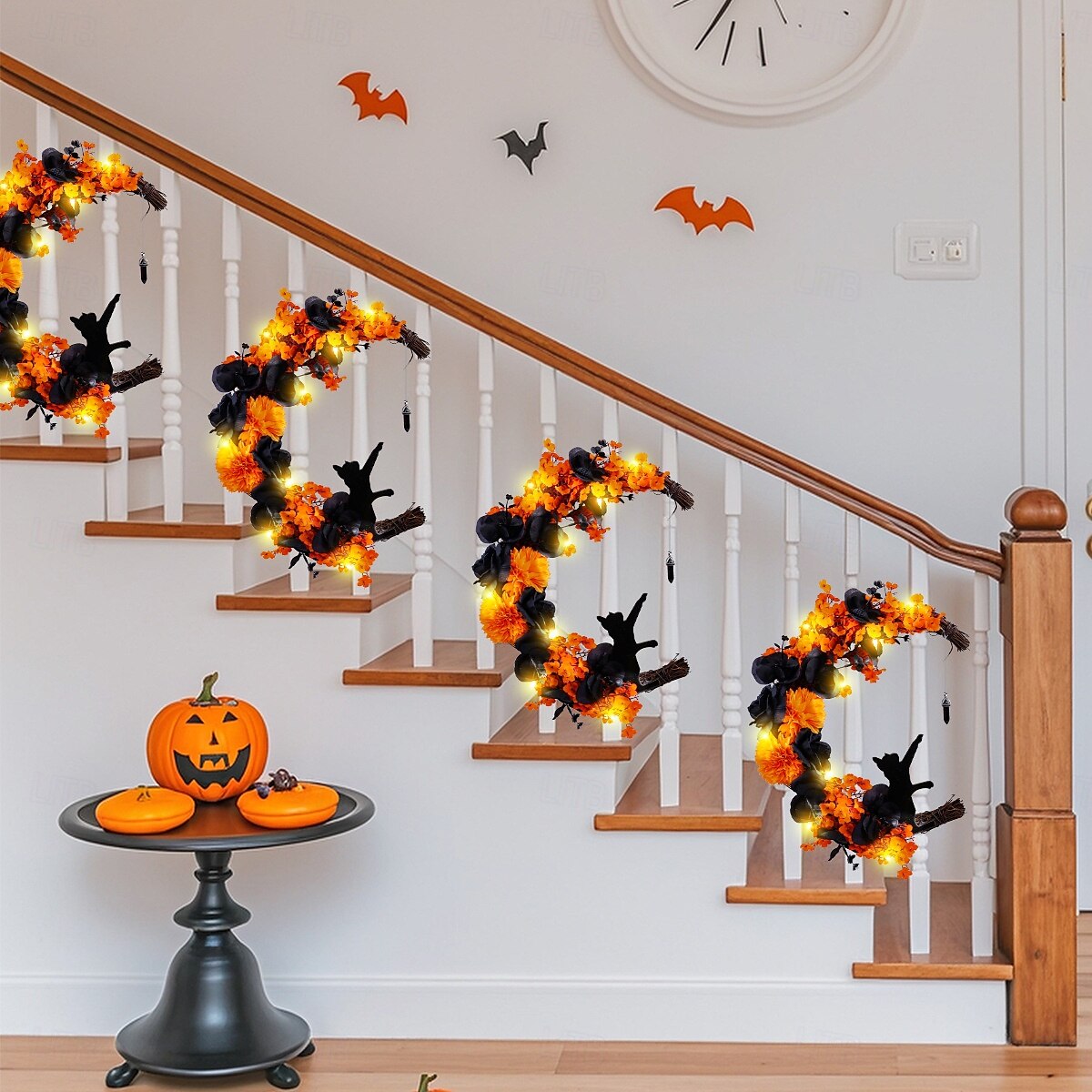 guirlanda de lua curva de halloween com gato preto, cabide de porta de lua crescente laranja e preta, guirlanda de porta da frente para decoração de varanda de quintal ao ar livre de halloween de 2025 por $27.99 –P4