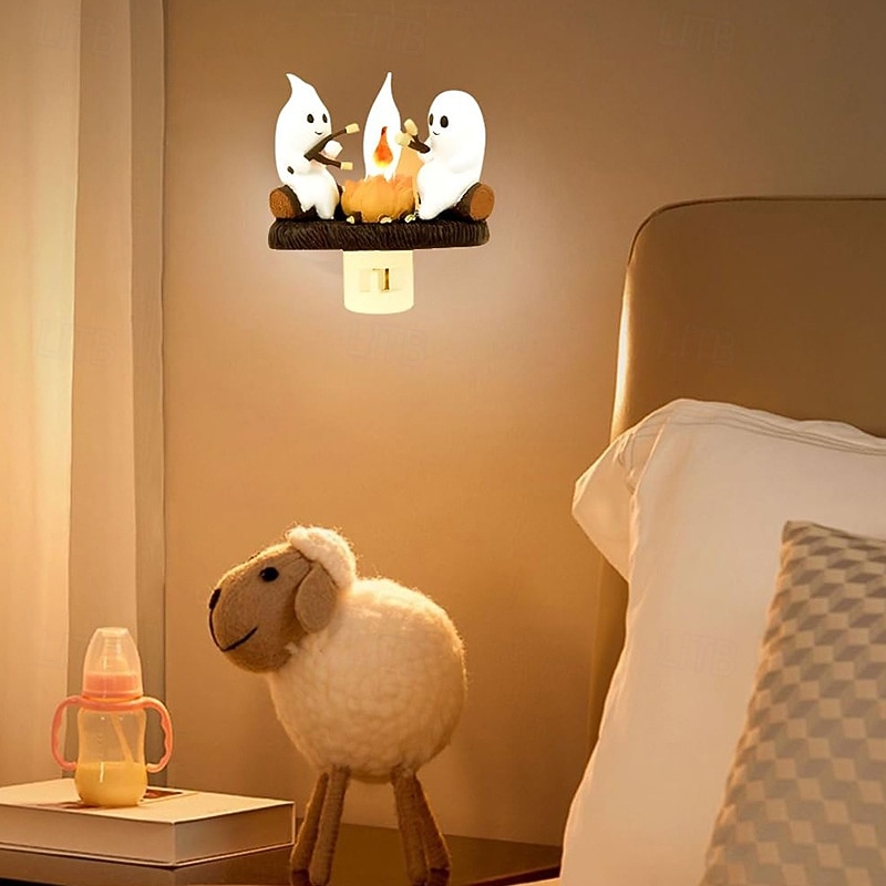 Ghost Campfire Flickering Night Light – 3D LED Halloween Spooky Nightlight With Ghosts Roasting Marshmallows, Resin Faux Fire, Perfect For Kids' Rooms & Halloween Decor