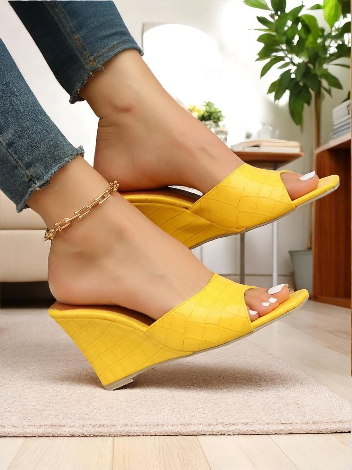 Sandales à enfiler noires à motif crocodile pour femmes, mules à bout ouvert et talon carré pour des sorties estivales décontractées et des looks chics au bureau de 2025 ? $26.99 –P6