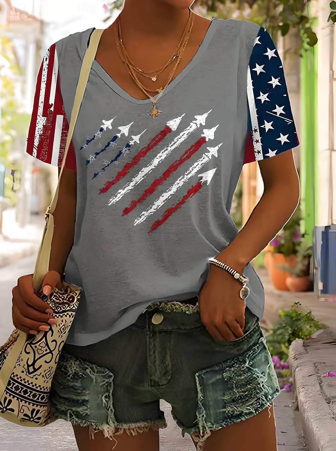 T-Shirt Patriottica per Donna del Giorno dell'Indipendenza Quattro di Luglio Grafiche Cuore Bandiera Americana Stile Vintage Elegante Classica Maniche Corte Collo a V Regular Stagionale Stampa del 2025 a $19.99 –P4