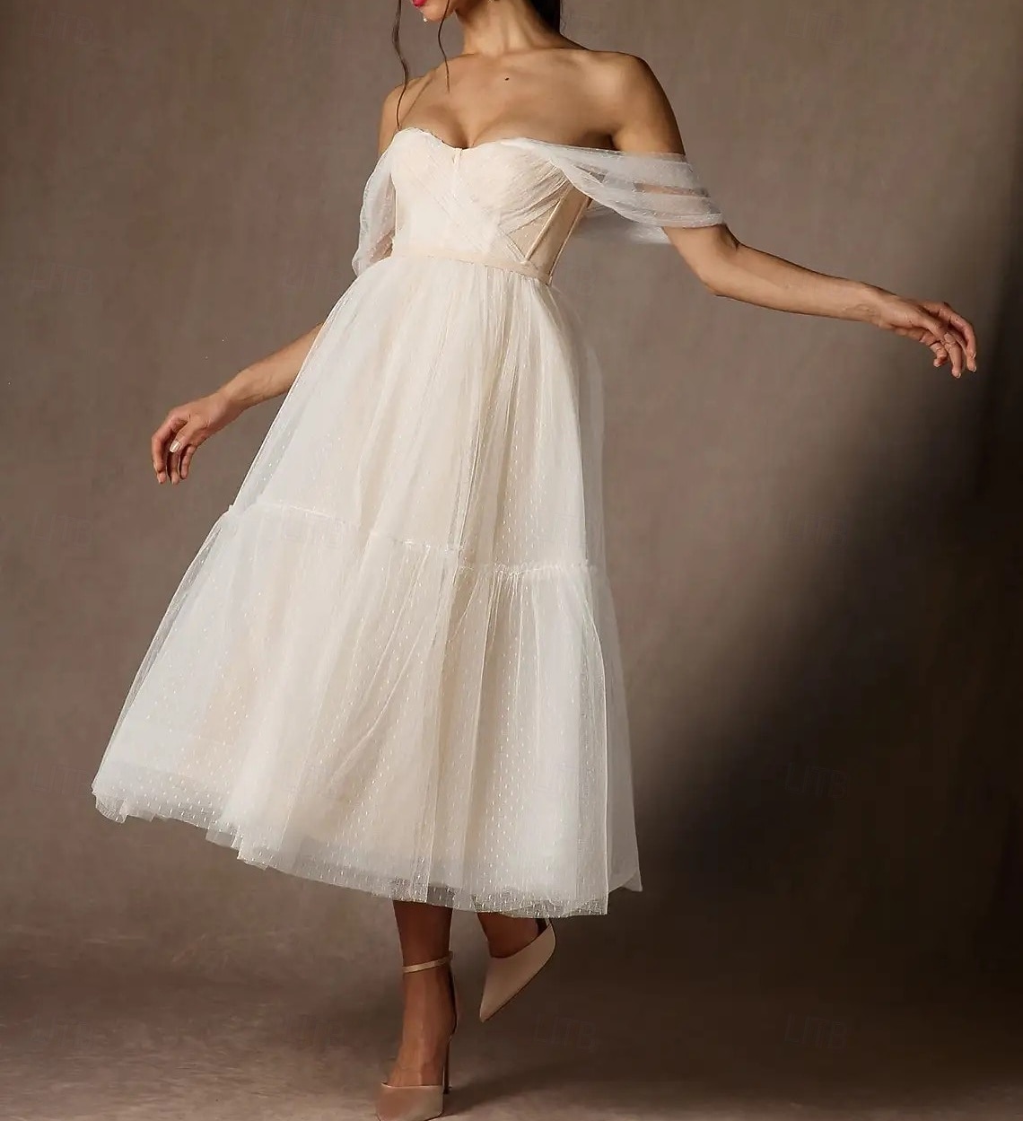Piccoli Abiti Bianchi per Fidanzamento Abiti da Sposa A-Line Cuore Innamorato Senza Maniche in Lungo Satin Abiti Sposa con Cintura  Nastro Pieghe del 2025 a $155.99 –P4