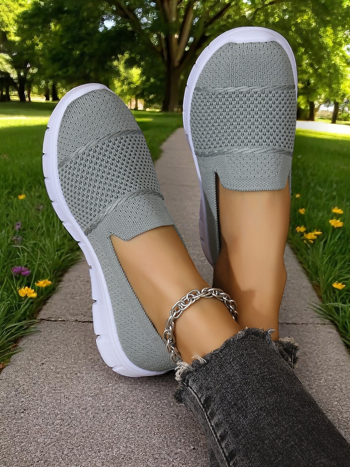 Grå flyknit slip-on-sneakers til dame – hverdagssko for turgåing, ærender og fritid i parken 2026 - $24.99 –P3