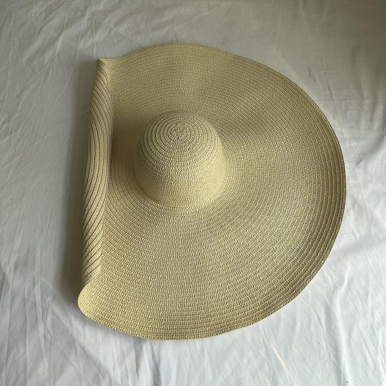 übergroßer Strand-Strohhut Damenmode großer Sonnenhut mit breiter Krempe Sommer-Roll-up-weicher Sonnenhut geeignet für Strandhut faltbar 2025 - $58.99 –P8
