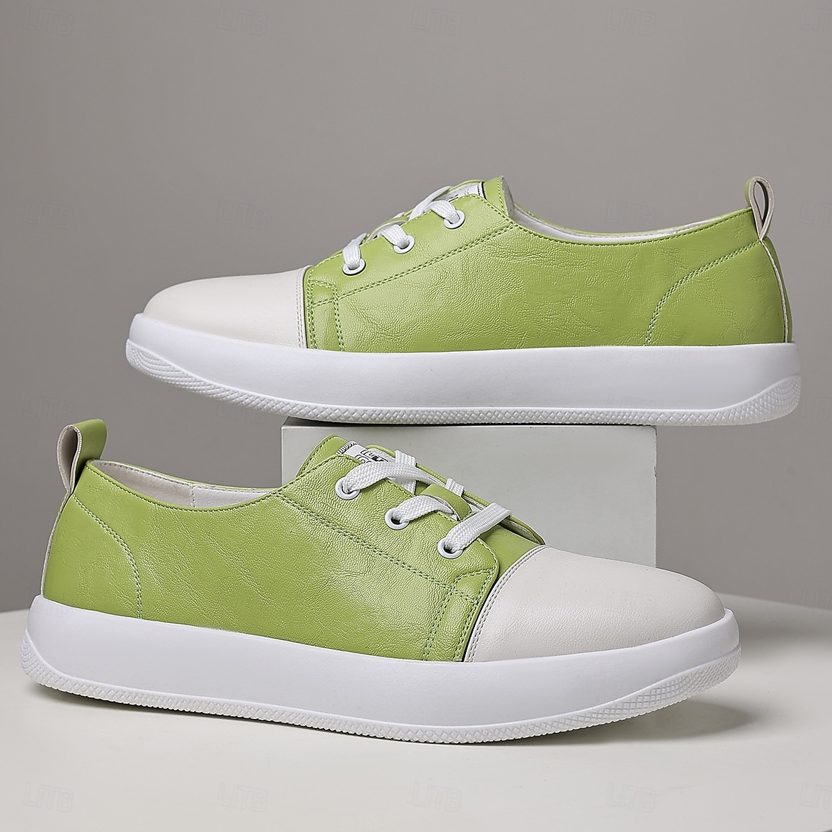 Herren-Sneaker aus blauem Kunstleder mit weißer Gummisohle – bequeme Schnürsneaker für Sport, Reisen und Freizeit 2025 - $34.99 –P10