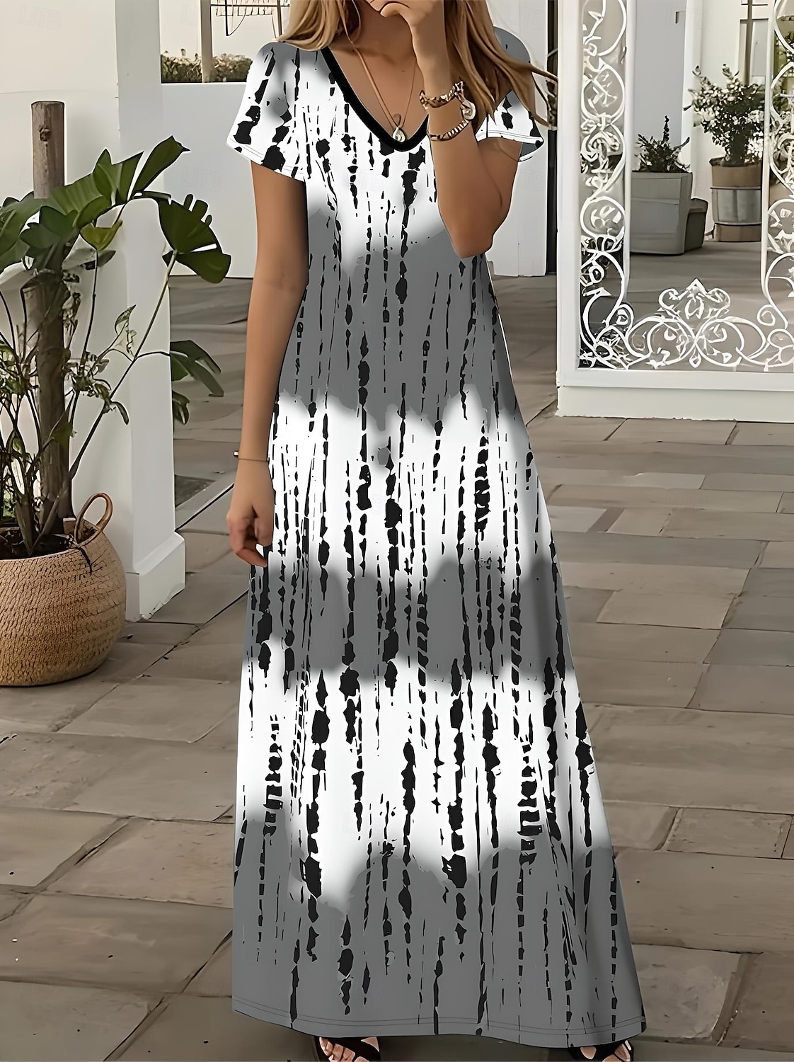 Femmes Robe Midi Robe d'Été Robe trapèze Vacances Occasionnel Boho Sortir Plage Coupe Standard Fleuri Graphique Manche Courte Col en V Gris vert Blanche Vert Claire Rouge Été Printemps de 2025 ? $28.99 –P7