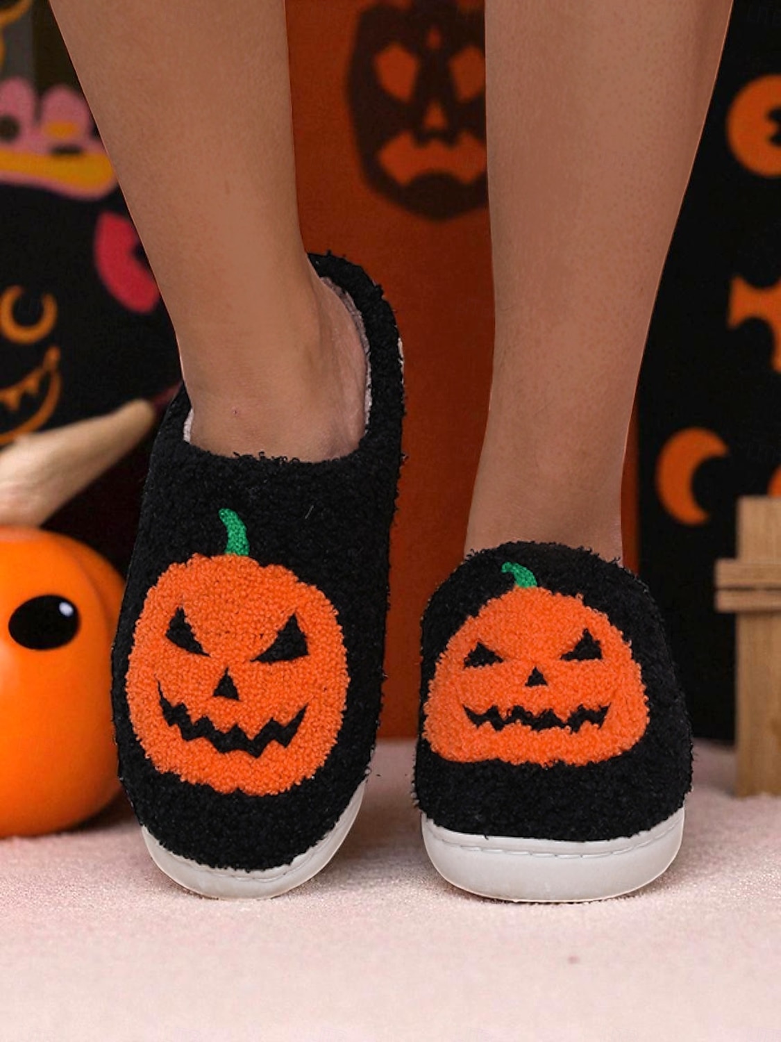 Women's Halloween Pumpkin Face Slippers - Cozy Orange Plush Indoor Shoes with Jack-O'-Lantern Design for Fall Nights,Costume Parties & Gifts 2025 - $14.99 –P9