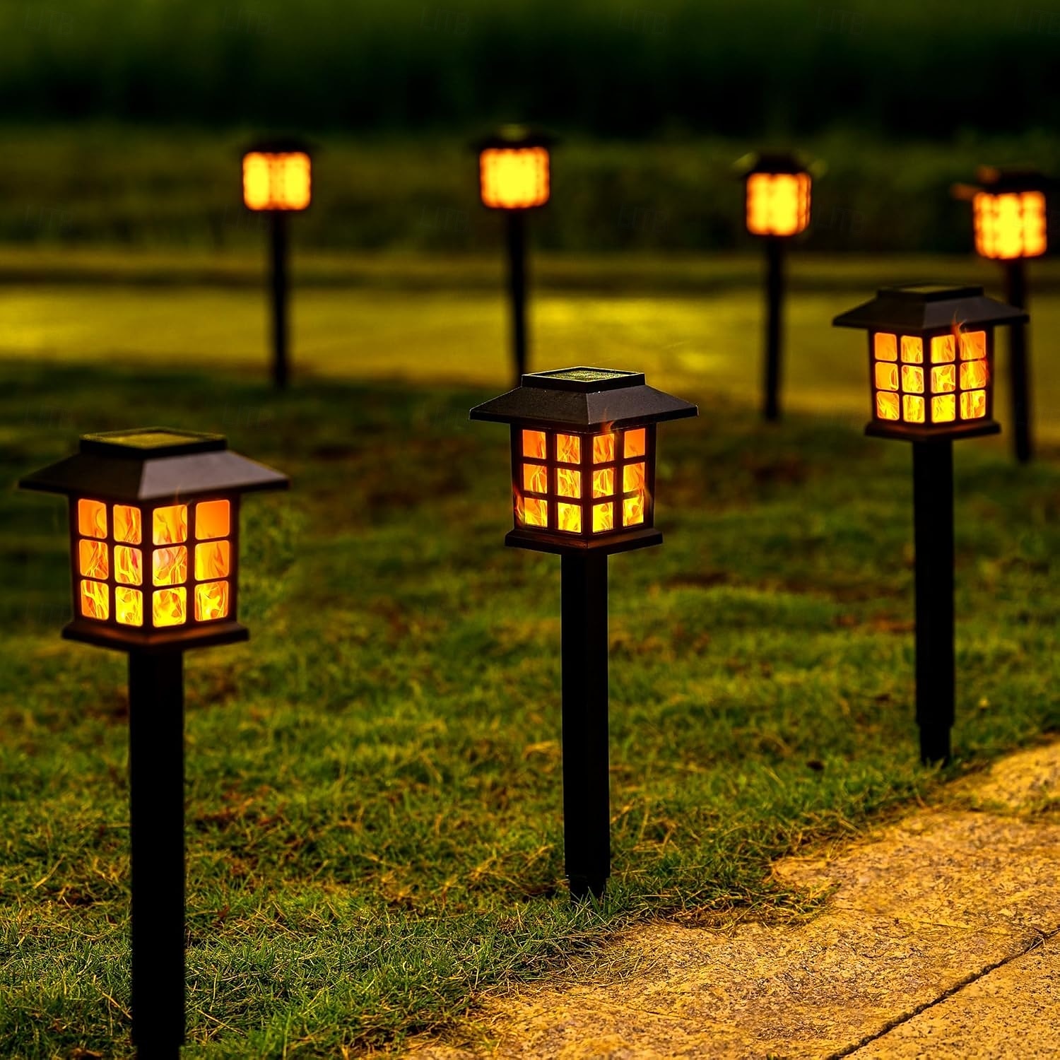 6 Stück Solar-Außenleuchte, wasserdicht, kleines Haus, blinkende Flamme, Bodenstecker, Licht für Innenhof, Garten, Weg, Rasen, Terrasse, Halloween, Weihnachtsfest, Atmosphäre, dekoratives Licht, 2025 - $24.99 –P2