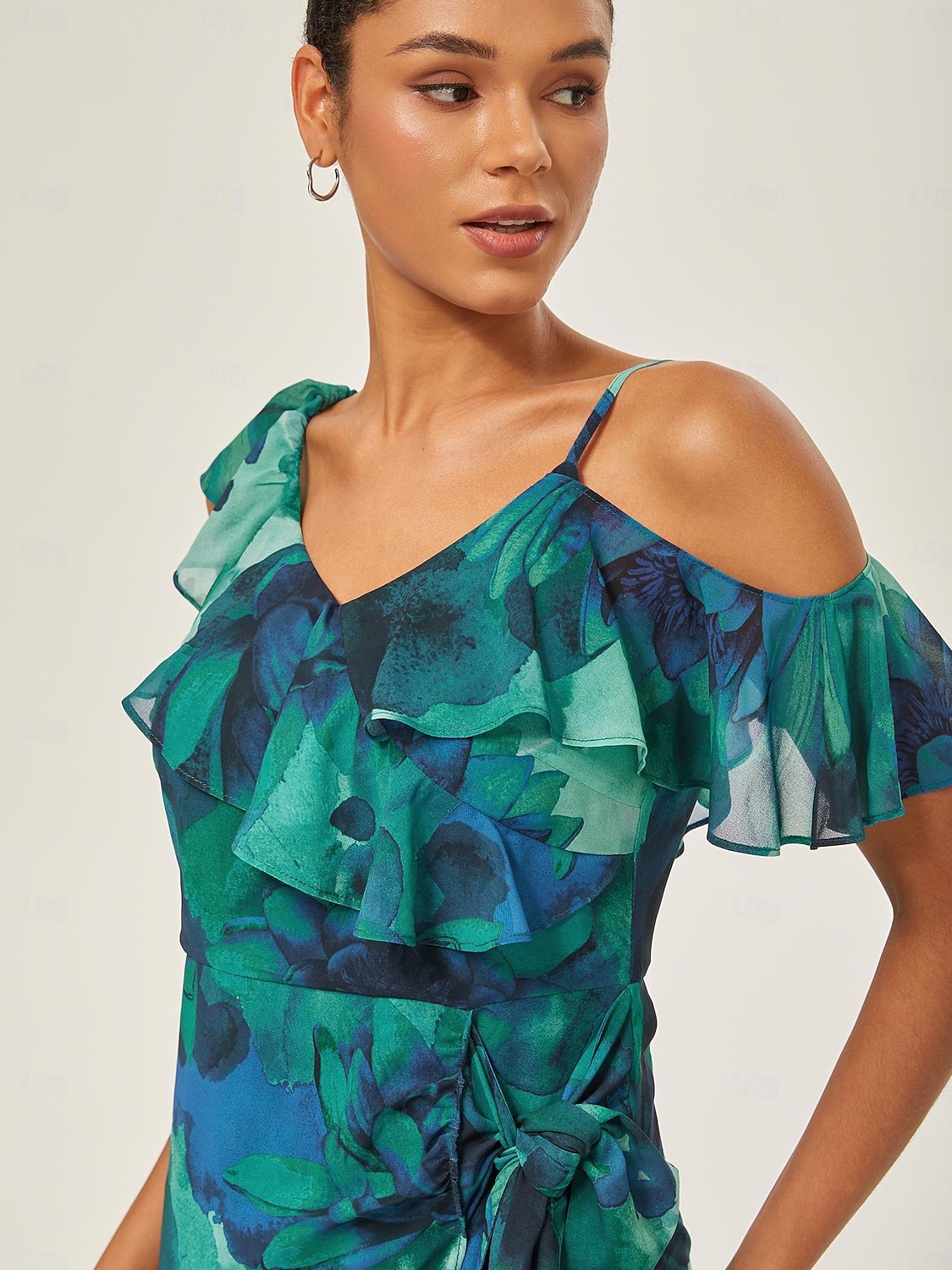 robe midi nouée sur le devant à volants en mousseline de 2025 ? $82.99 –P3