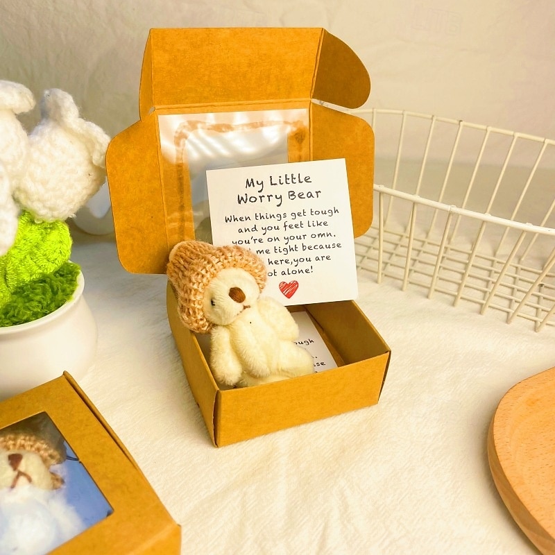 Mini orsacchiotto di peluche fatto a mano in confezione regalo, peluche tascabile per bambini e adulti, grazioso orsetto per regali di compleanno, San Valentino e anniversario. del 2025 a $9.99 –P11