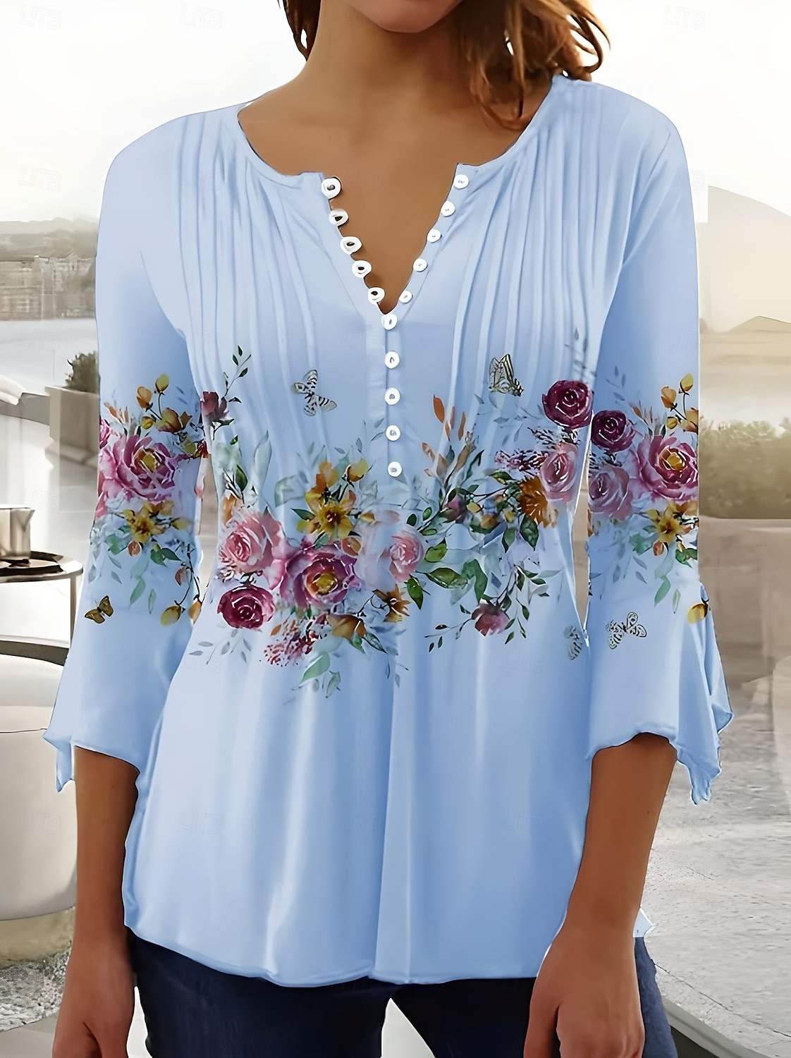 Femmes Chemisier A Ombre Fleuri Graphique Élégant Manche 3/4 Col en V Hauts Réguliers Quotidien Sortir Boutons Noir Blanche Bleu Violet Vert Été Printemps Automne de 2025 ? $27.99 –P2