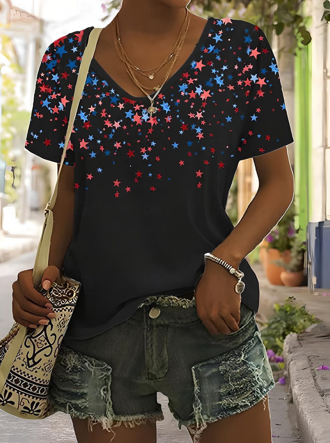 Maglietta Patriottica da Donna Grafica Piante Bandiera Americana Vintage Elegante Classica Maniche Corte Collo a V Regolare Top Giornaliero Weekend Stampa Nera Bianca Estate Primavera del 2025 a $19.99 –P2