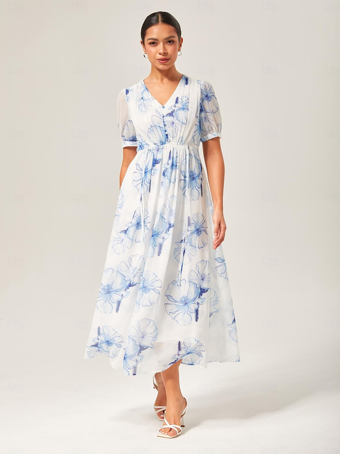 robe longue en mousseline délavée à fleurs bleues de 2025 ? $82.99 –P8