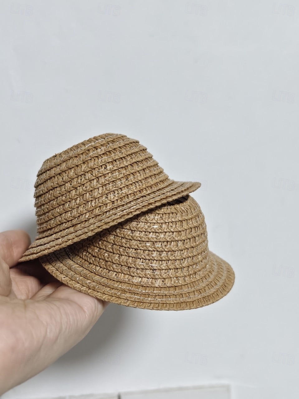 3 יחידות כובעי קש מיניאטוריים לבובות ויניל 17 ס"מ, כובע קש מיניאטורי טבעי, בובת עשה זאת בעצמך, קישוטי בית בובות 2025 - $16.99 –P4