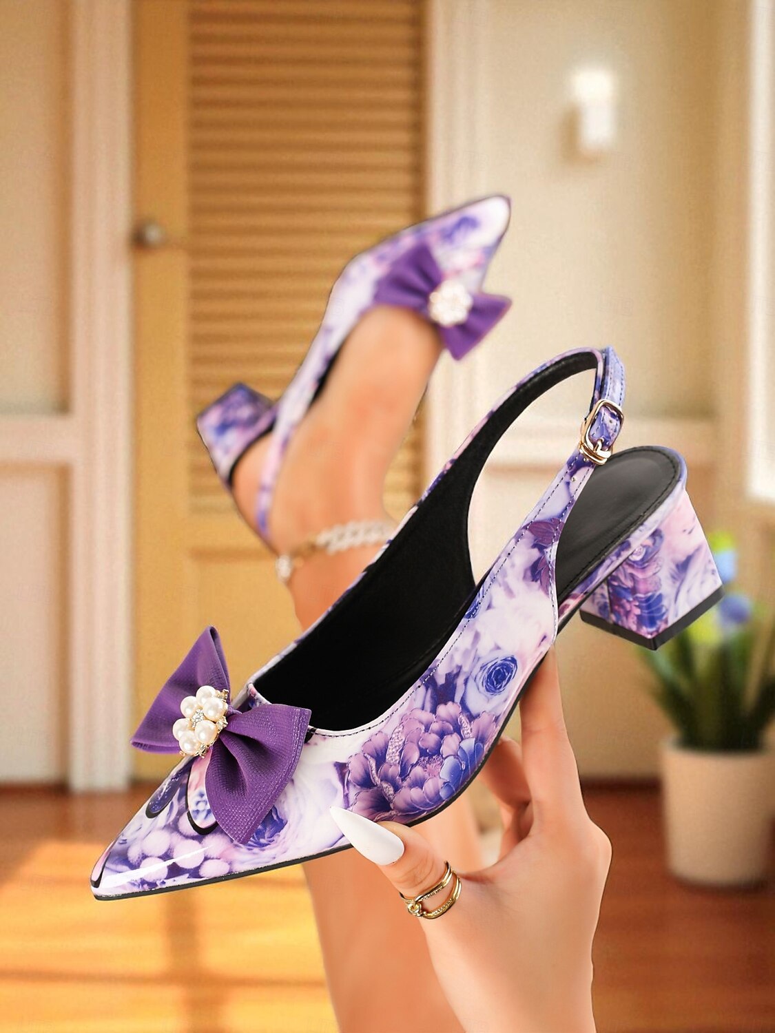 Escarpins à bride arrière fleuris pour femmes avec nœud en perles – talons carrés à bout pointu colorés pour le thé de l'après-midi, les mariages dans le jardin et les tenues d'inspiration vintage des années 1950 de 2025 ? $42.99 –P1
