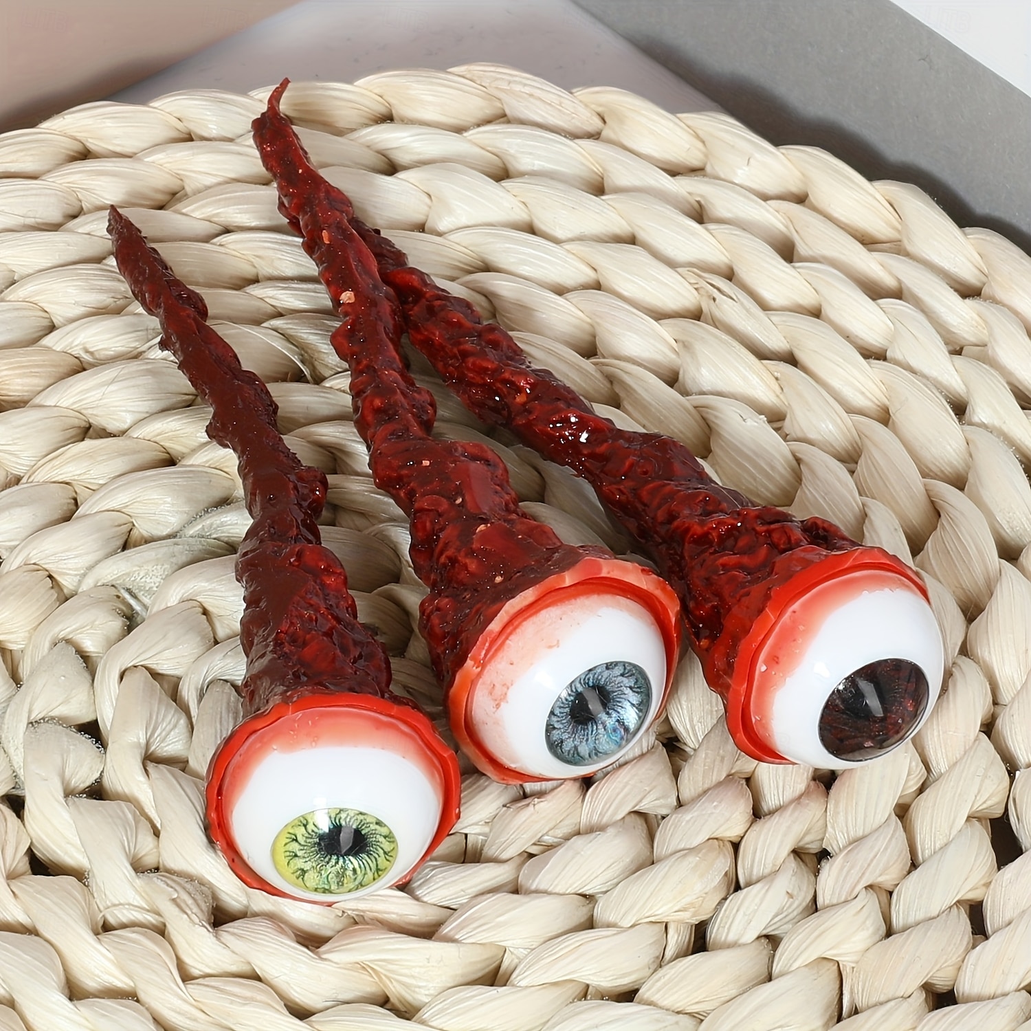 2 piezas de globos oculares sangrientos de látex para bromas de Halloween: globos oculares artificiales para una diversión aterradora; sin plumas, adecuados para bromas y fiestas 2025 - $32.99 –P8