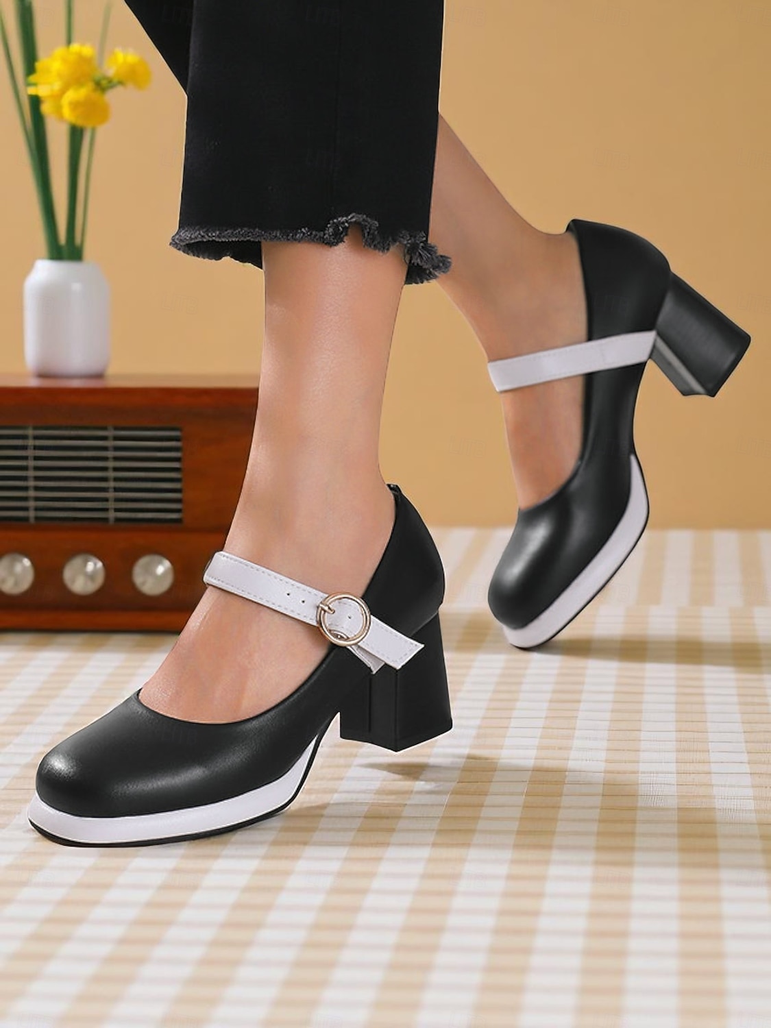 Tacones Mary Jane mod de los años 50 para mujer: zapatos retro de tacón grueso con punta redonda en azul y blanco con correa para atuendos vintage, fiestas de té o uso diario. 2026 - $54.99 –P4