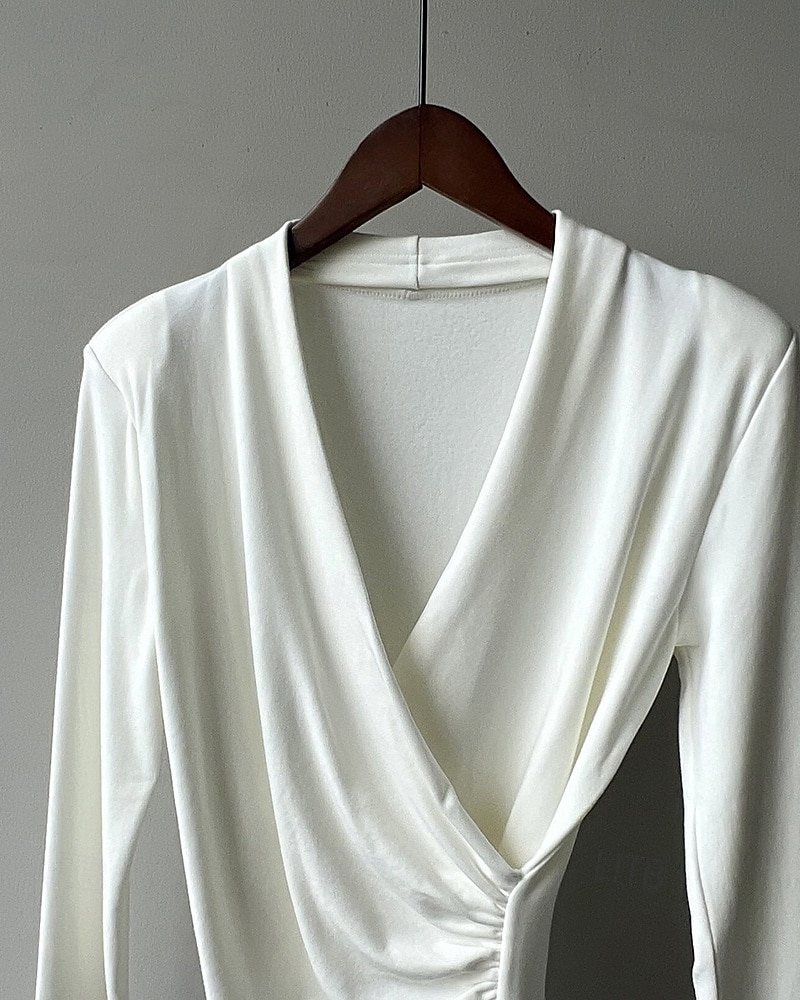 Femmes Chemisier Uni Moderne Occasionnel manche longue Col en V Hauts Réguliers Quotidien Fête Froncé Noir Blanche Marron clair Automne de 2025 ? $22.99 –P15