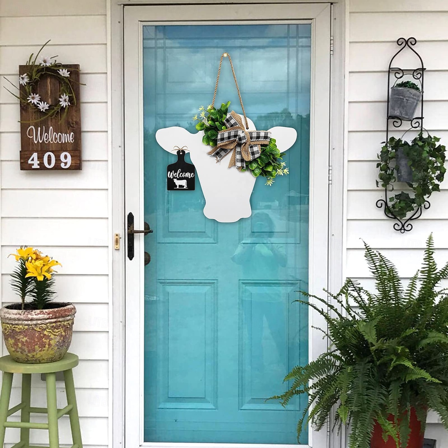guirlanda de porta com cabeça de vaca e laço xadrez de búfalo, guirlanda de porta de entrada com flores artificiais e placa de bezerro de madeira, decoração de parede rústica de 2025 por $23.99 –P2