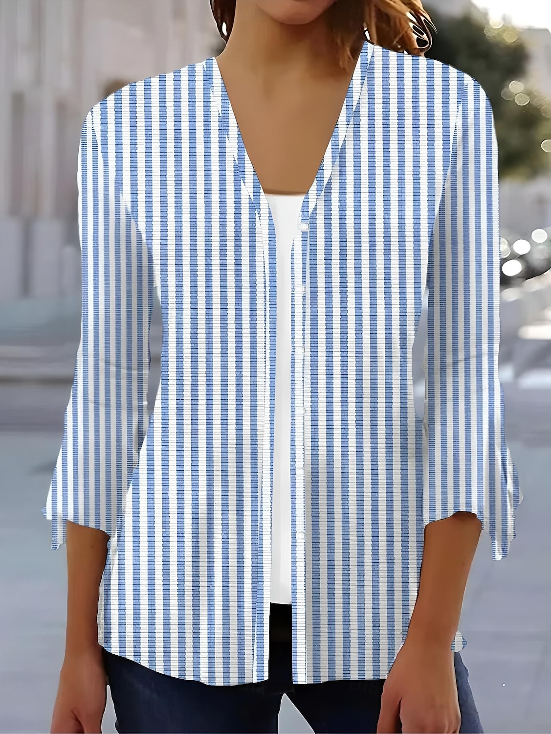 Femmes Chemise Fleuri Papillon Élégant Moderne Occasionnel Manche 3/4 Col carré Hauts Réguliers Quotidien Imprimé Noir Blanche Rose Claire Bleu Bleu clair Été Printemps de 2025 ? $29.99 –P2