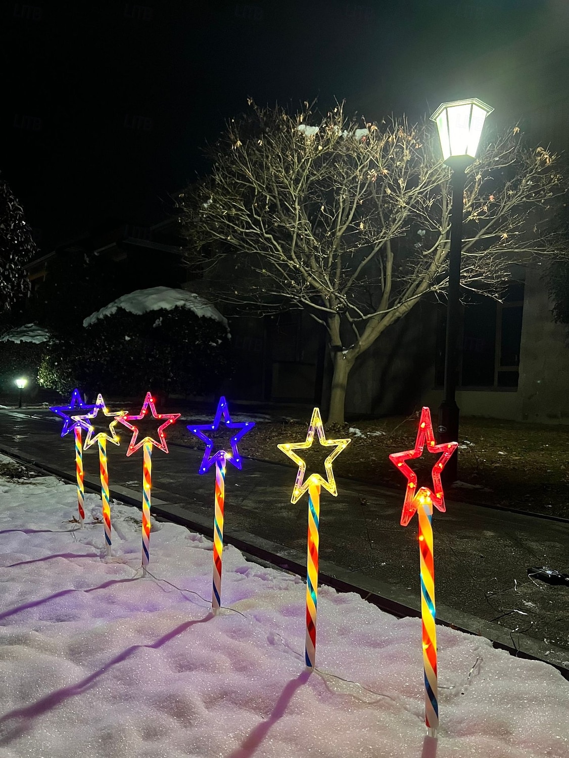 1 Pacco Luci Solari da Giardino Patriottiche 6 LED Impermeabili Rosso Bianco Blu Luce a Stella a 5 Punte 4 Luglio Giorno dell'Indipendenza 250° Anniversario Giorno della Memoria per Festa Giardino del 2026 a $26.99 –P8