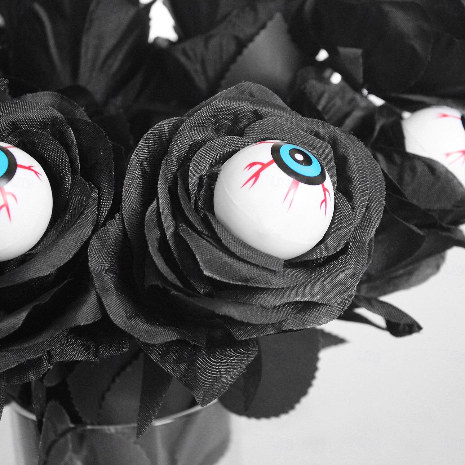 10 mazzi di rose artificiali a forma di bulbo oculare per Halloween, steli di rose nere con bulbi oculari, steli floreali multicolori per Halloween per decorazioni da tavola per feste spettrali. del 2025 a $22.99 –P9