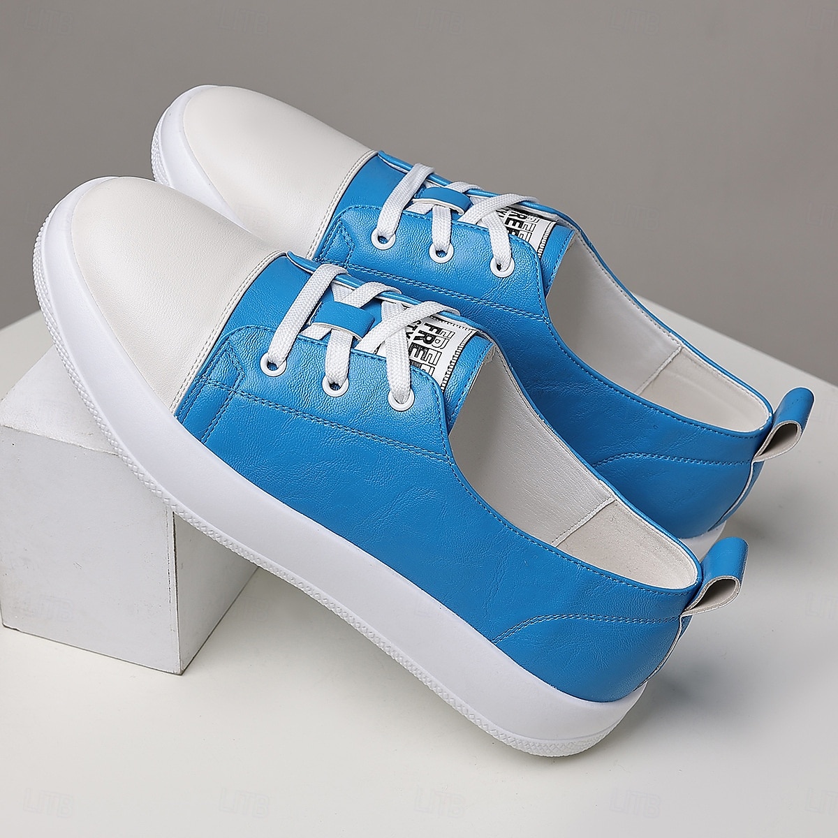 Herren-Sneaker aus blauem Kunstleder mit weißer Gummisohle – bequeme Schnürsneaker für Sport, Reisen und Freizeit 2025 - $34.99 –P6