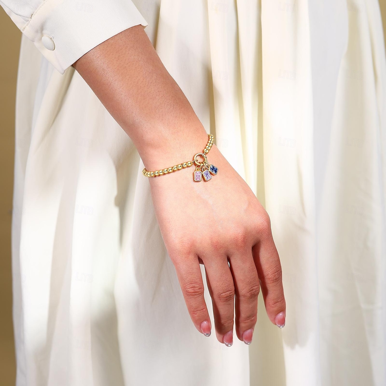 Bracciale con ciondolo con pietra portafortuna - due pietre portafortuna personalizzate da indossare al polso per un tocco di romanticismo. È un regalo perfetto per tua moglie/mamma/fidanzata per San del 2025 a $20.99 –P7