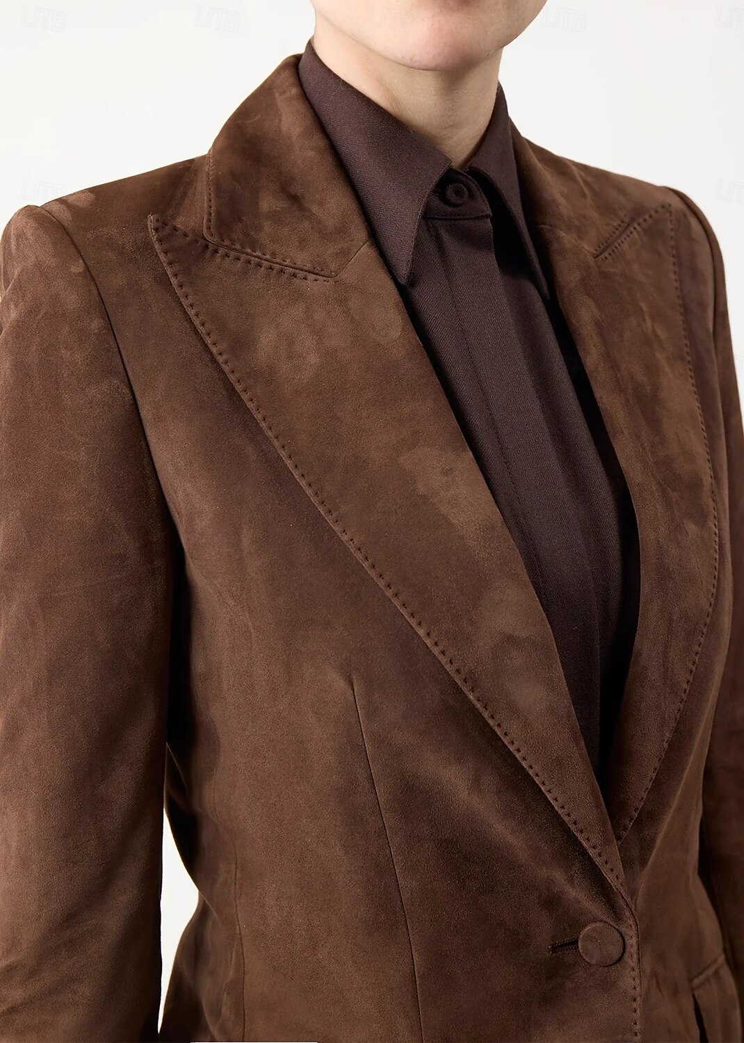 Combinaison deux pièces / tailleur-pantalon en faux daim pour mère de la mariée, ensemble blazer élégant, vintage, simple, col en V, revers en pointe, détails de couture, longueur au sol, extensible, de 2025 ? $189.99 –P6