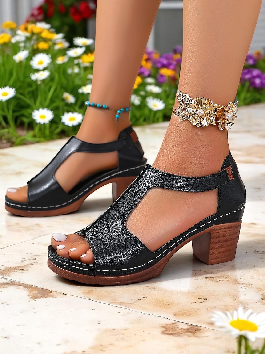 sandali da donna con tacco a blocco retrò e ritagli – comode scarpe aperte in similpelle nera con suola spessa per mercati del fine settimana, cene all'aperto e feste in giardino del 2025 a $24.99 –P4