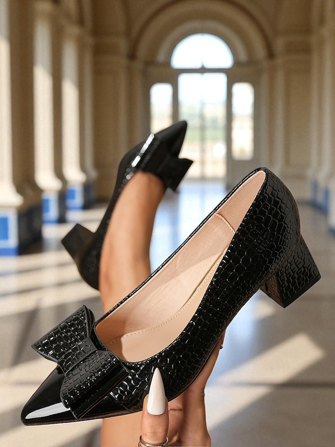 Damen-Pumps aus Lackleder im Vintage-Stil mit Krokodilprägung – braune Pumps mit spitzer Spitze, übergroßer Schleife und Blockabsatz fürs Büro, Teepartys und Outfits im Stil der 50er Jahre 2025 - $42.99 –P6