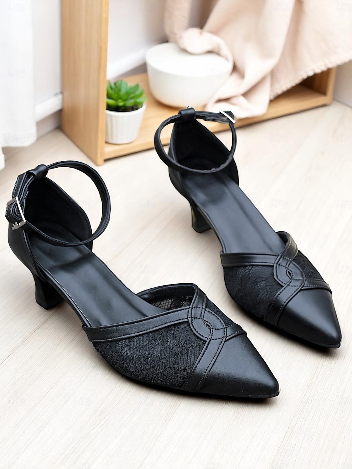 Svarta pumps med spetspanel och mellanhög klack för kvinnor, ankelrem – eleganta retro-kontorsskor för daglig pendling och bayerska Oktoberfest-kläder 2025 - $24.99 –P1