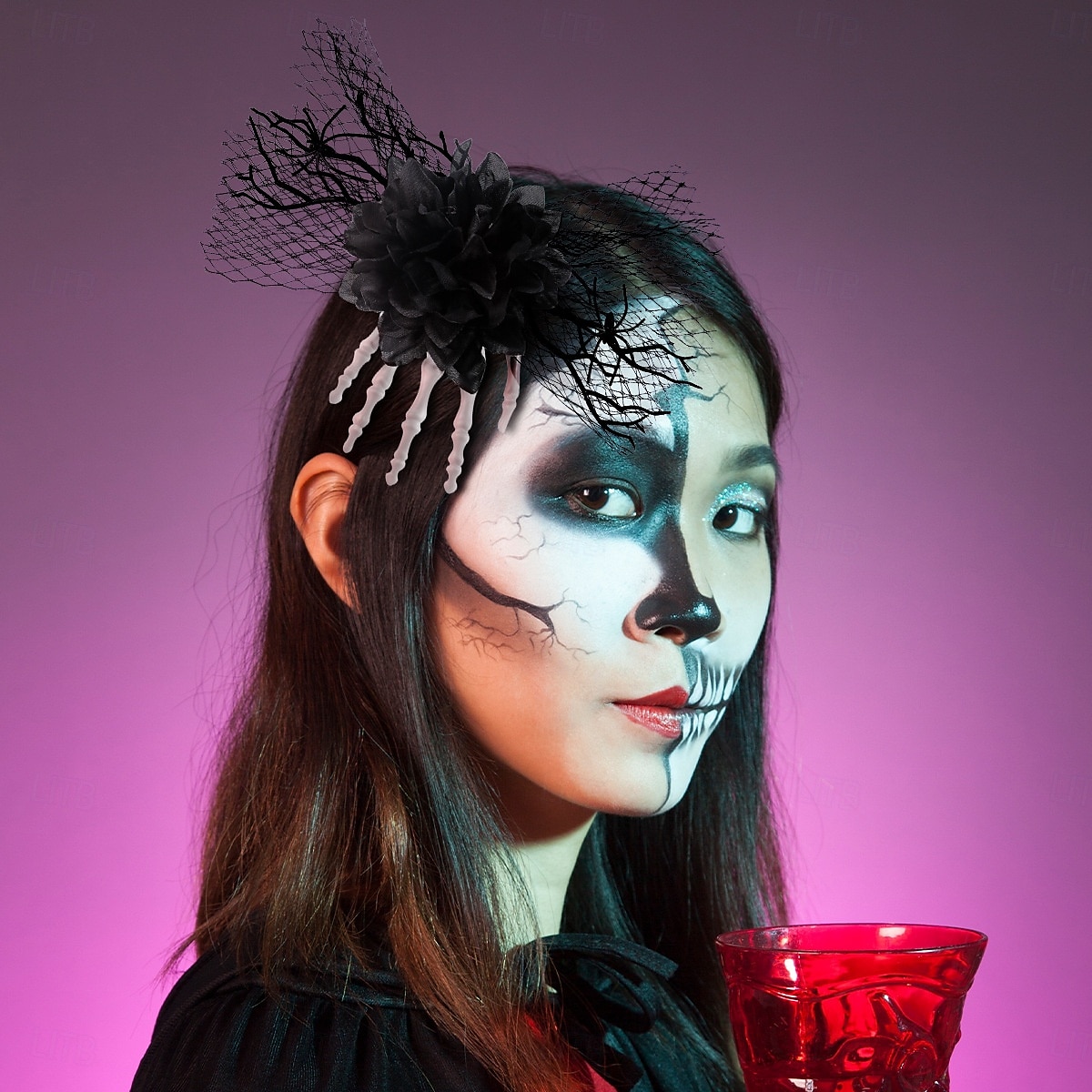 Fermaglio per capelli a forma di teschio di Halloween con osso e rosa, fermaglio laterale in rete spettrale, accessorio per capelli unico per costumi da festa del 2025 a $6.99 –P4