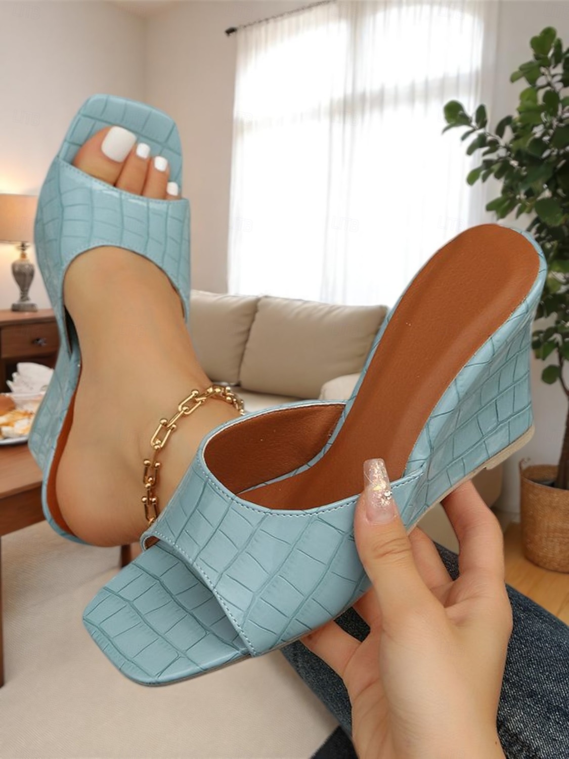 Sandales à enfiler noires à motif crocodile pour femmes, mules à bout ouvert et talon carré pour des sorties estivales décontractées et des looks chics au bureau de 2025 ? $26.99 –P1