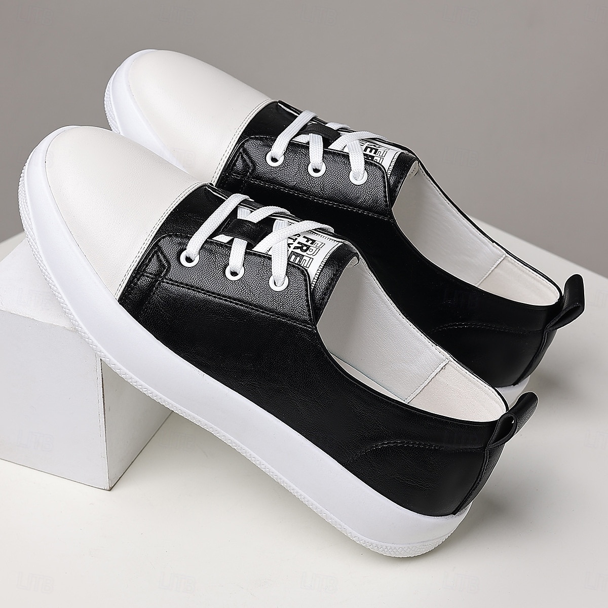 Herren-Sneaker aus blauem Kunstleder mit weißer Gummisohle – bequeme Schnürsneaker für Sport, Reisen und Freizeit 2025 - $34.99 –P5