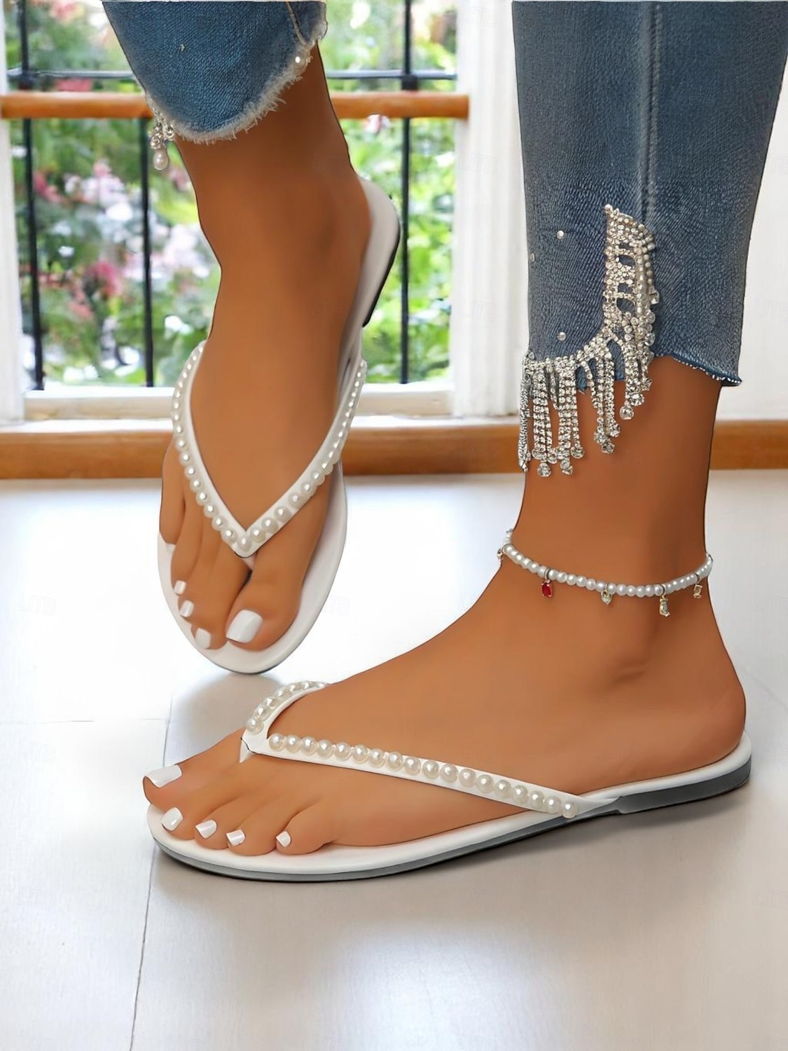 Sandalias tipo chanclas con perlas para mujer: un modelo informal y elegante con tiras para salidas diarias y citas de verano. 2026 - $18.99 –P4