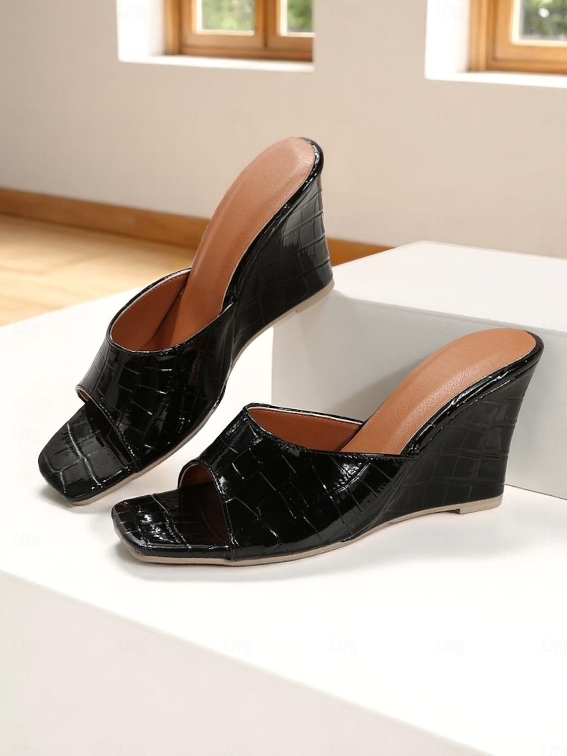 Sandales à enfiler noires à motif crocodile pour femmes, mules à bout ouvert et talon carré pour des sorties estivales décontractées et des looks chics au bureau de 2025 ? $26.99 –P7